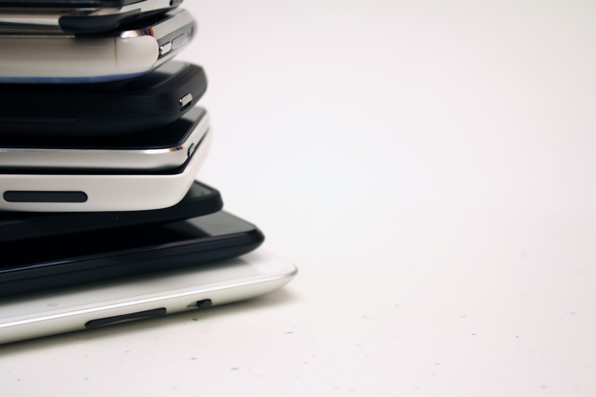Batches of graded mobile phone handsets